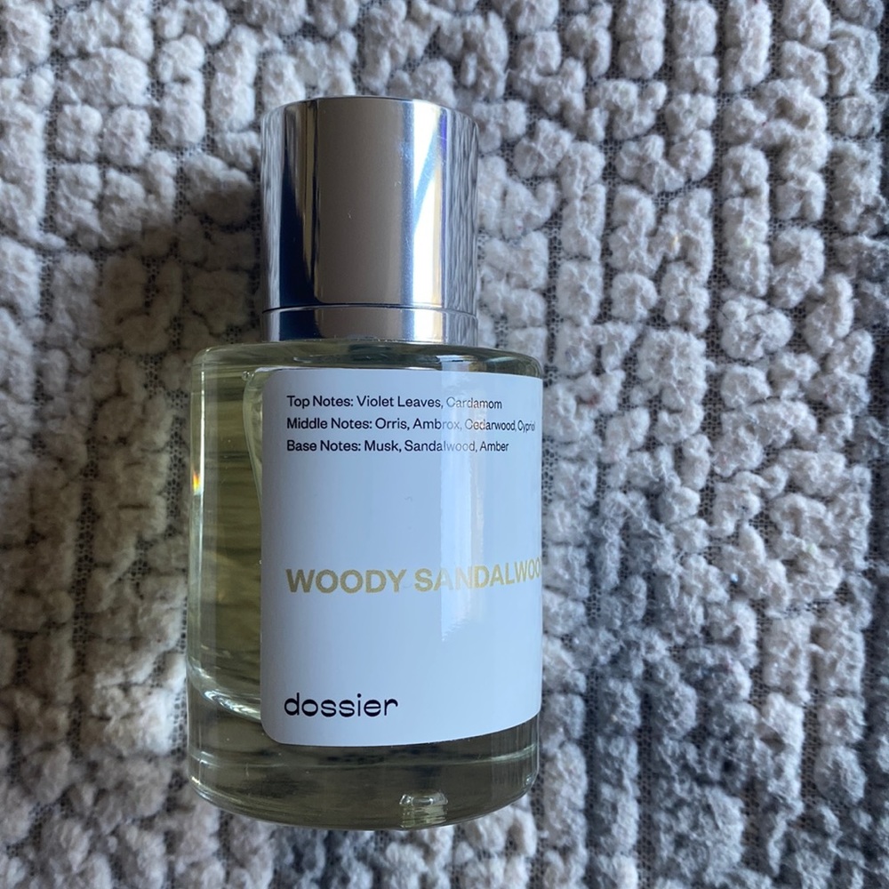Woody Sandalwood fragrance by Dossier